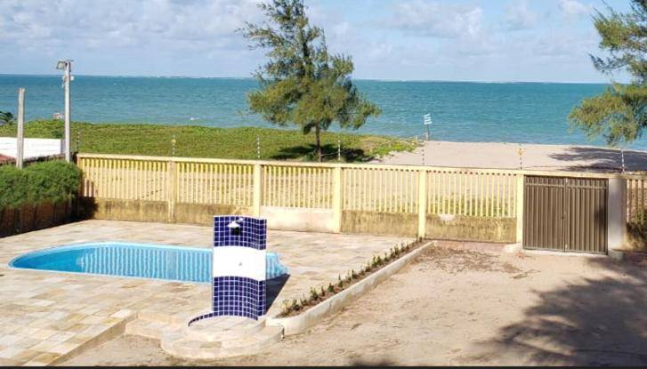 Vacation home with pool — photo 4