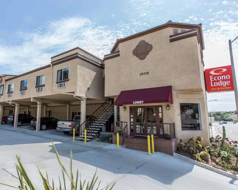 Econo Lodge Inn & Suites Fallbrook Downtown in Fallbrook, CA