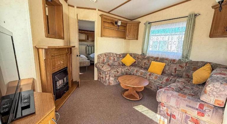 6 Berth Caravan By The Beach In Hunstanton In Norfolk, Pets Welcome Ref 13009L — photo 2