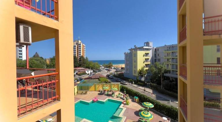 Charming holiday apartment with patio & private pool | Close to the beach | Perfect for remote work | Pet-friendly — photo 4