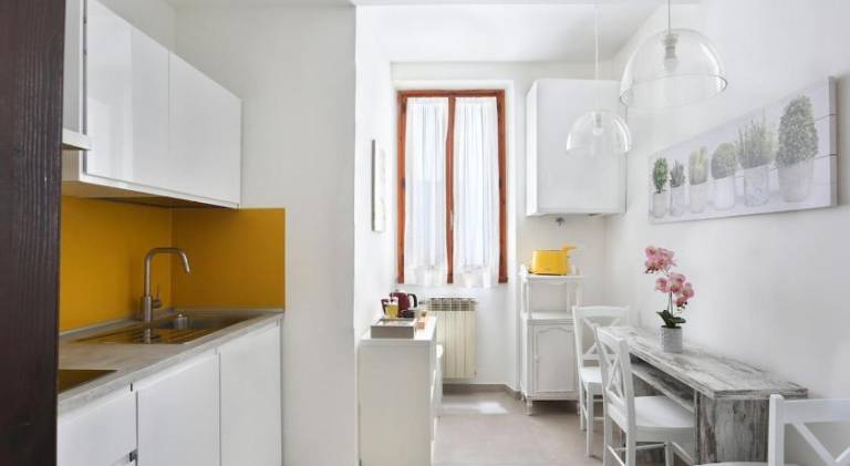 L&D 51 LUXURY SUITES, Ognissanti square — photo 4