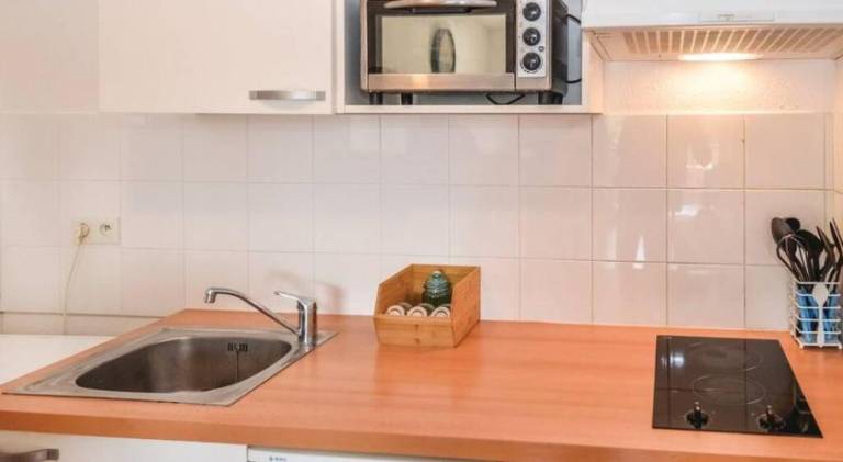 Holiday apartment with pool — photo 4