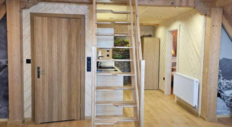 Serviced apartment with yard — photo 2