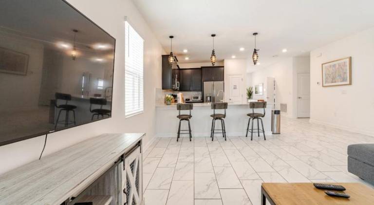 Vacation home with pool & jacuzzi | Pets are welcome — photo 4