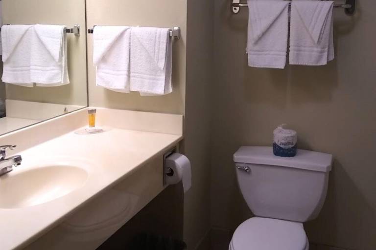 Coratel Inn & Suites By Jasper Wesley Hospital — photo 4