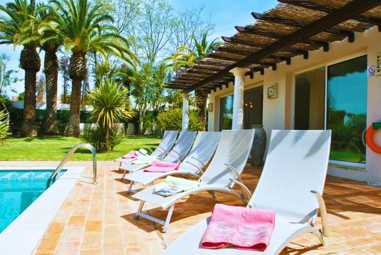 Villa with garden, jacuzzi & private pool — photo 4