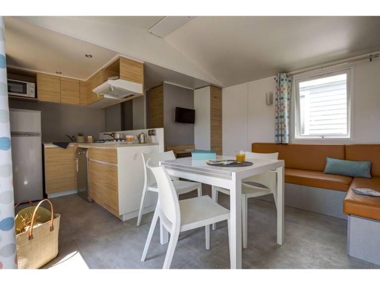 Vacation home with barbecue, pool & terrace — photo 4