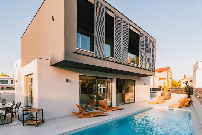 Rental apartment with hot tub, pool & garden in Vodice