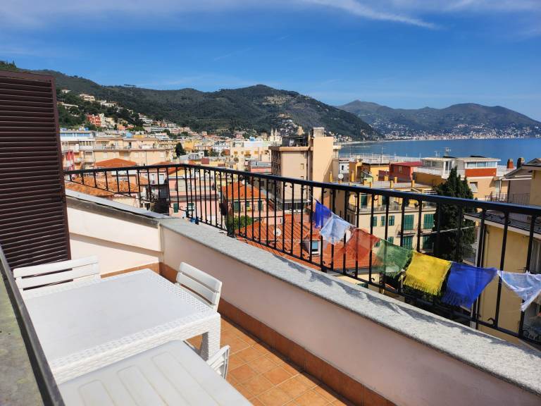 Holiday apartment with terrace | Sea view in Laigueglia
