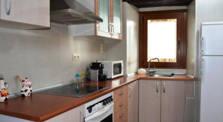 Vacation home with BBQ, garden & patio — photo 4