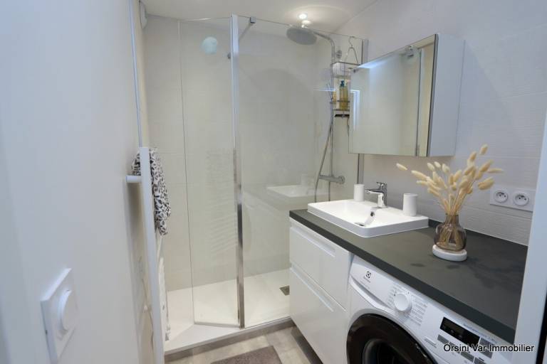 Rental apartment with pool | City view — photo 5