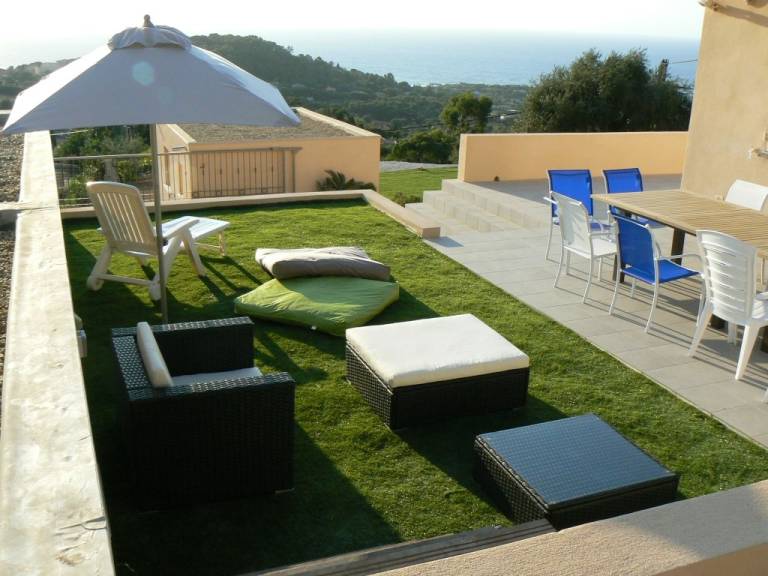 Villa with private pool, garden & BBQ | Beach view — photo 3