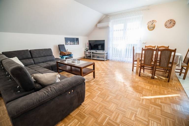 Apartma  Strahomer