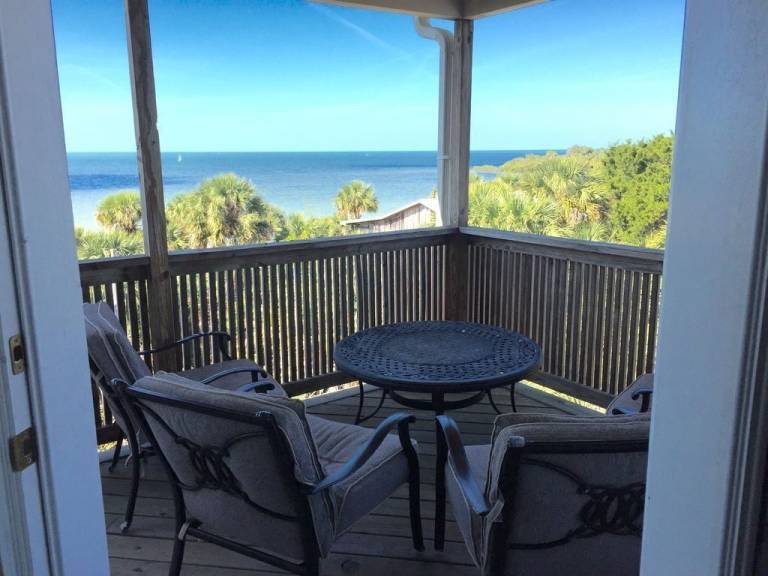 House  Pine Island