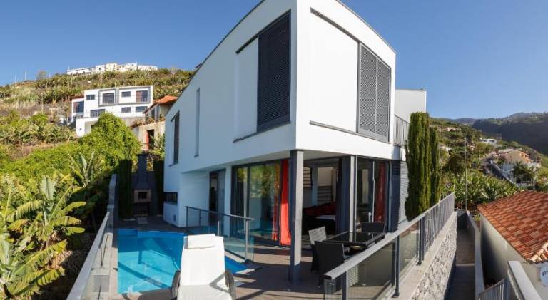Villa with pool — photo 2