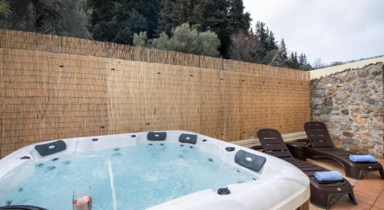 Fully equipped lovely vacation home with jacuzzi, garden & barbeque | Suitable for remote work | Pets are welcome — photo 2