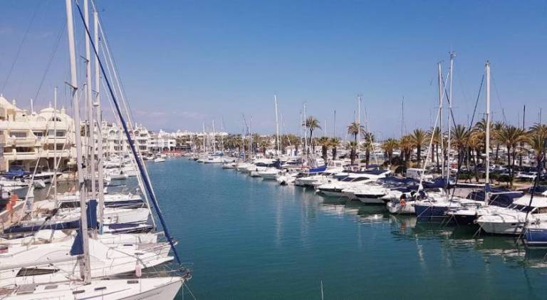 Apartment with pool in Torremolinos