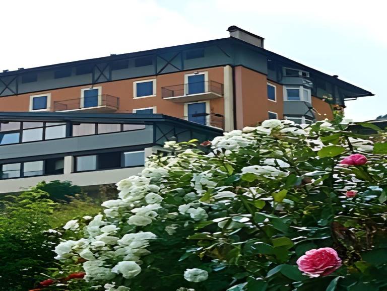 Family-friendly serviced apartment | Perfect for remote work | Pet-friendly in Ville di Fiemme