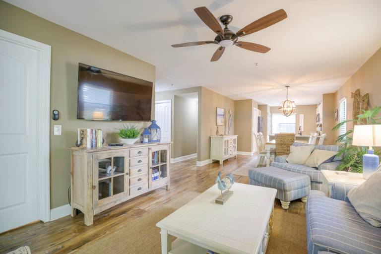 8001 Treetops: Pet Friendly Villa, Free Bikes, Beach Chairs, Tennis, Pool — photo 4