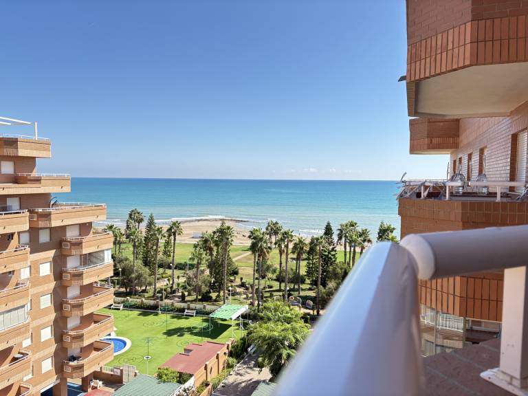 Apartment with patio, pool & garden | Sea view in Oropesa del Mar