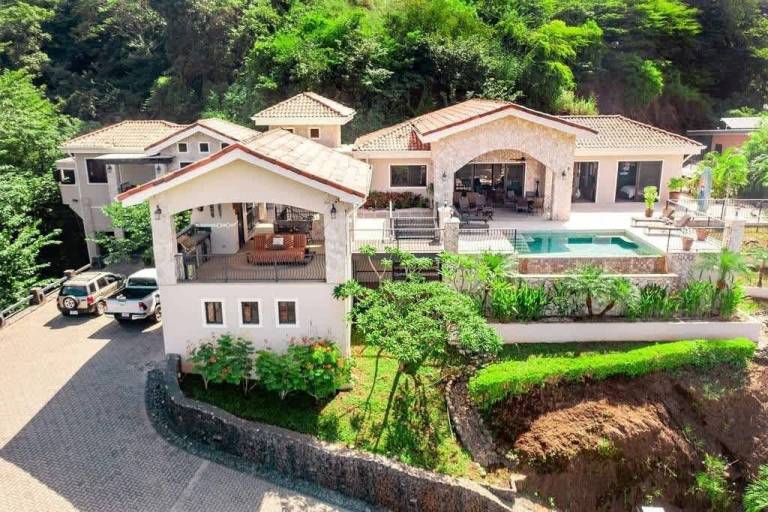 Villa  Playa Hermosa