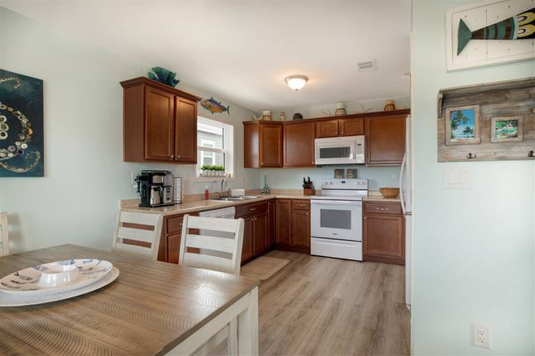 Seas the Day Spacious Waterfront Pool Home, 50 Dock! — photo 5