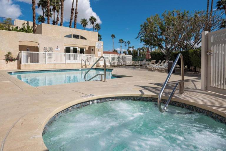 Condomínio Palm Springs