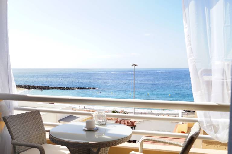Vacation Home 'Los Cristianos Beach Seaview Balcon' with Sea View, Wi-Fi and Air Conditioning — photo 2