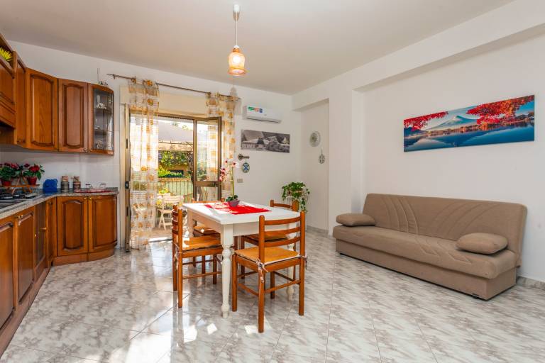 Apartment 'Il Giardino Delle Ninfe' with Mountain View, Wi-Fi and Air Conditioning — photo 5