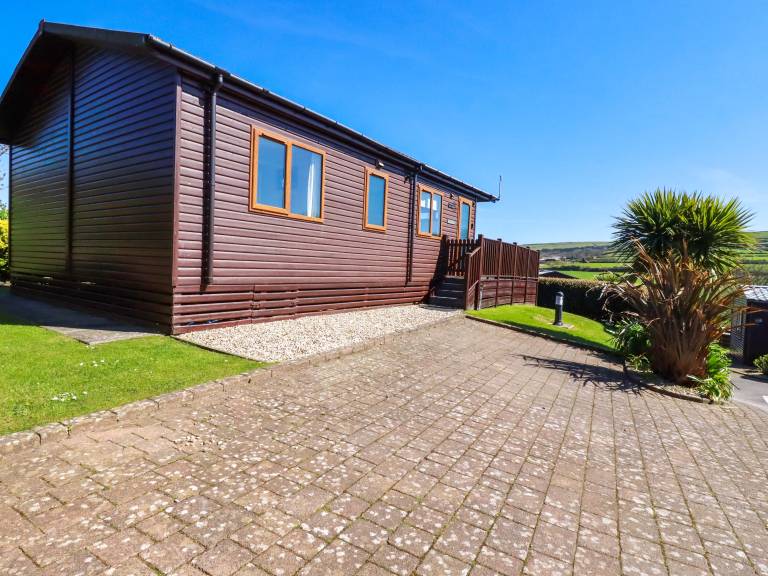Cottage with jacuzzi & garden | Beach view in Tintagel