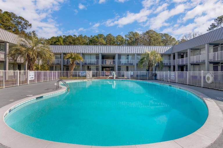 Quality Inn & Suites Hardeeville - Savannah North — photo 2