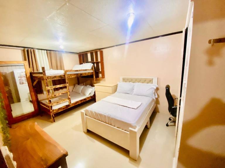 Vacation home with patio, garden & barbeque | Suitable for remote work in Baguio
