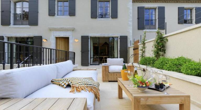 Big villa with patio, yard & grill | Pets are welcome — photo 4