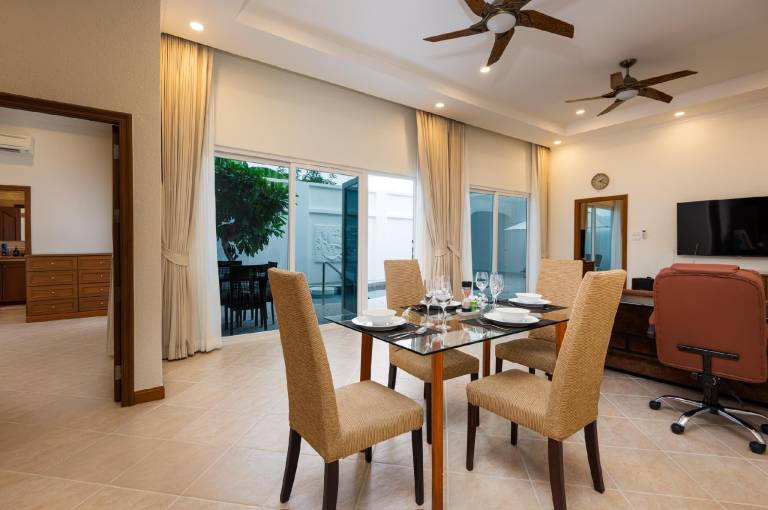 Luxury 2BR private pool villa 800m to beach — photo 4