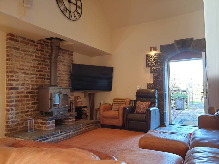 Cottage with garden — photo 3