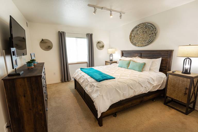 Family-friendly rental apartment with patio | Pets allowed — photo 2