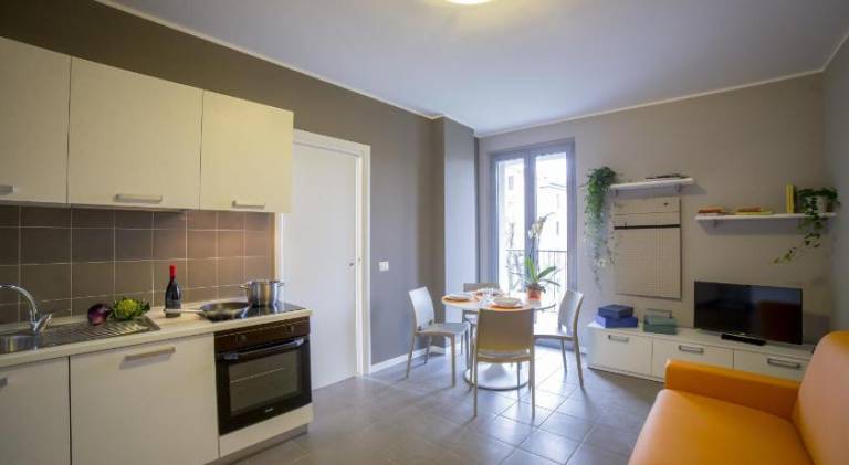 Serviced apartment with yard | Pets are welcome — photo 2