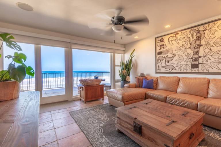 Carlsbad Village Oceanfront Condo on the Beach — photo 2