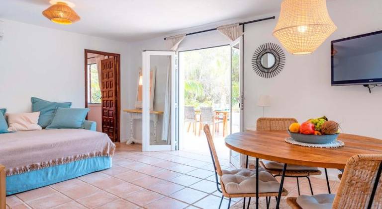 Fully equipped wonderful vacation home with barbeque, terrace & hot tub | Pets are welcome — photo 2
