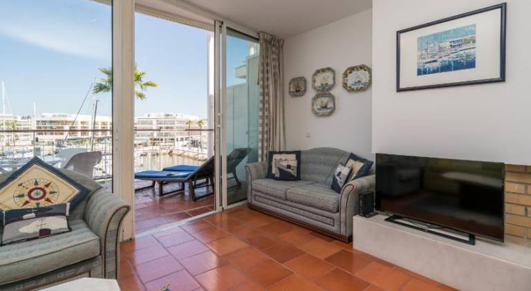 Fully equipped wonderful rental apartment with patio & pool | Pet-friendly — photo 2