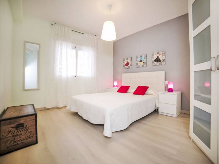 Holiday apartment with patio & garden — photo 2