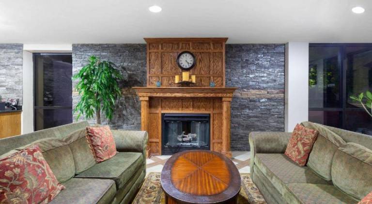 Baymont by Wyndham Elkhart — photo 3