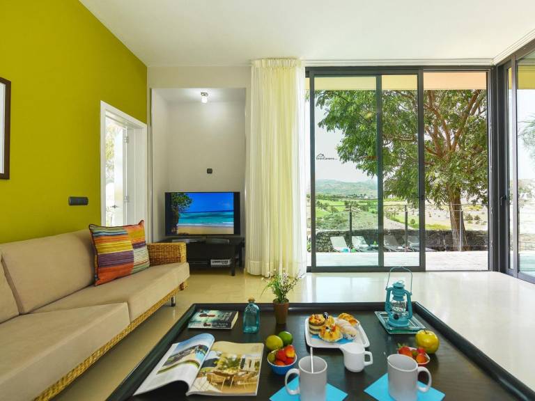Family-friendly vacation home with pool & garden | Sea view | Pet-friendly — photo 4