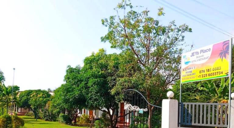 JEYs Place in Nilaveli