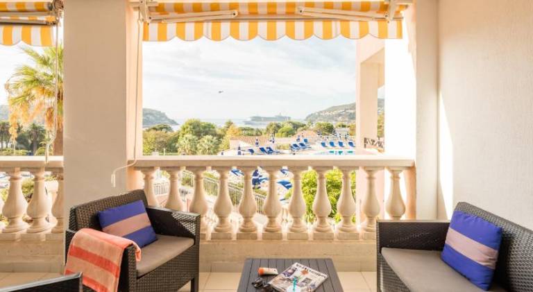 Serviced apartment with patio, garden & pool | Close to the beach | Dogs allowed — photo 4