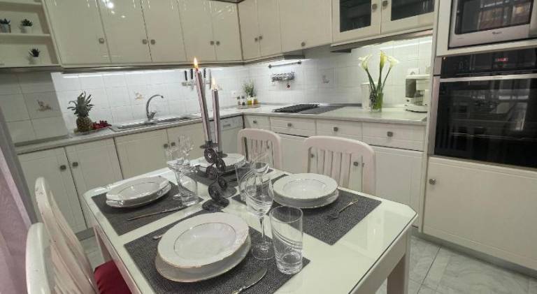 Fully equipped rental apartment with patio & hot tub | Perfect for remote work | Dogs allowed in Rhodes
