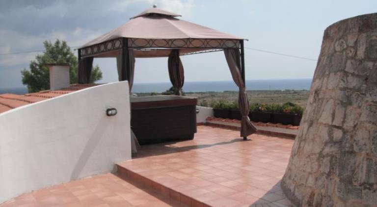 Villa with hot tub — photo 4