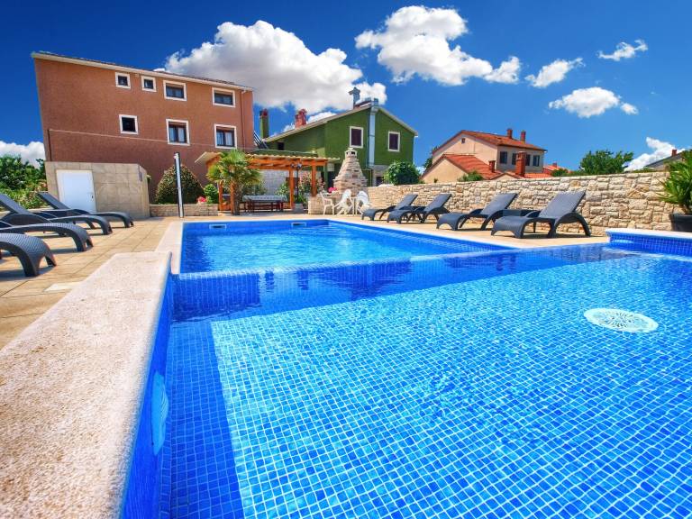 Pleasant apartment with barbecue & pool | Sea view | Pet-friendly — photo 5