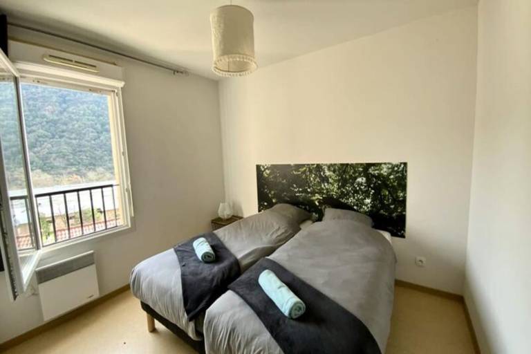 Lovely apartment with pool & patio | Pet-friendly — photo 2
