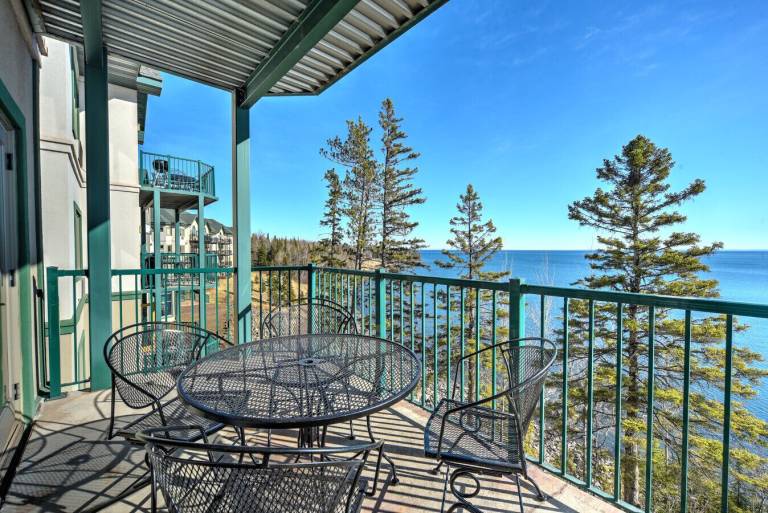Condo Two Harbors